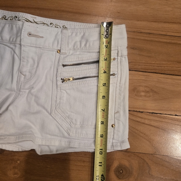 White denim shorts - Picture 9 of 9